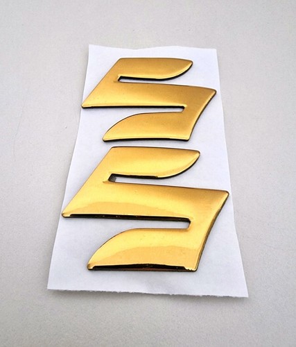 Gold suzuki badge tank - 3d,